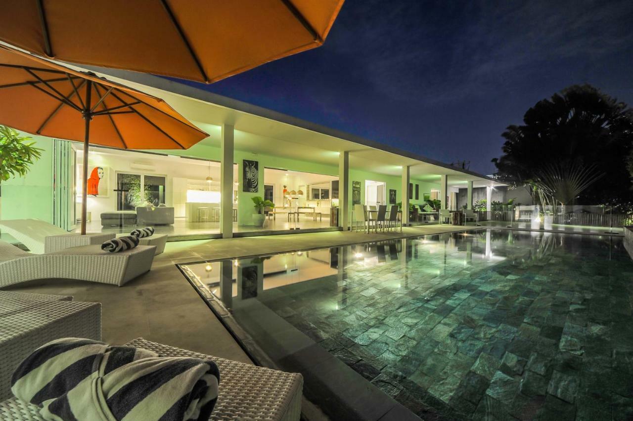 Casa Priya Petitenget スミニャック エクステリア 写真