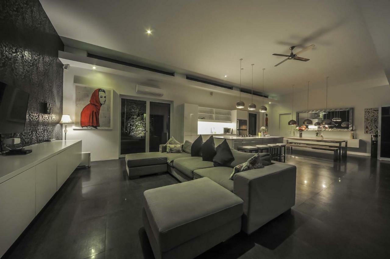 Casa Priya Petitenget スミニャック エクステリア 写真